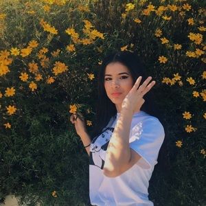 Meet your Posher, Nadia